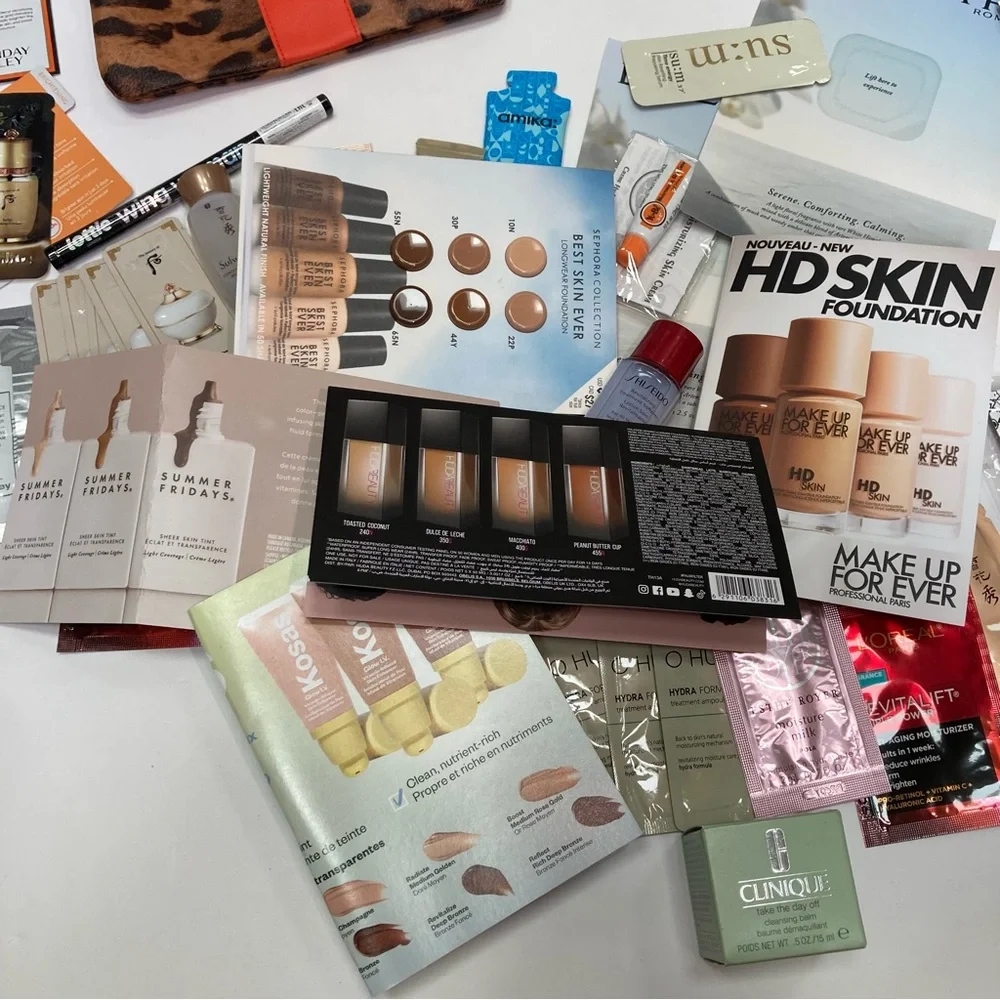 Ipsy cosmetic bag with samples